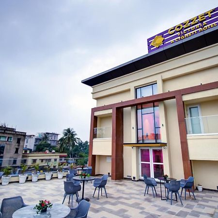 Cozzet Victoria Hotel Bhubaneswar Exterior photo